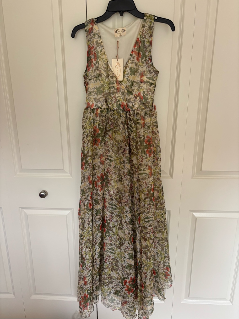Women’s joyfolie mia joy audrey chiffon cream floral Maxi dress XS. NWT no belt